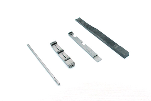 自動車コネクタ部品