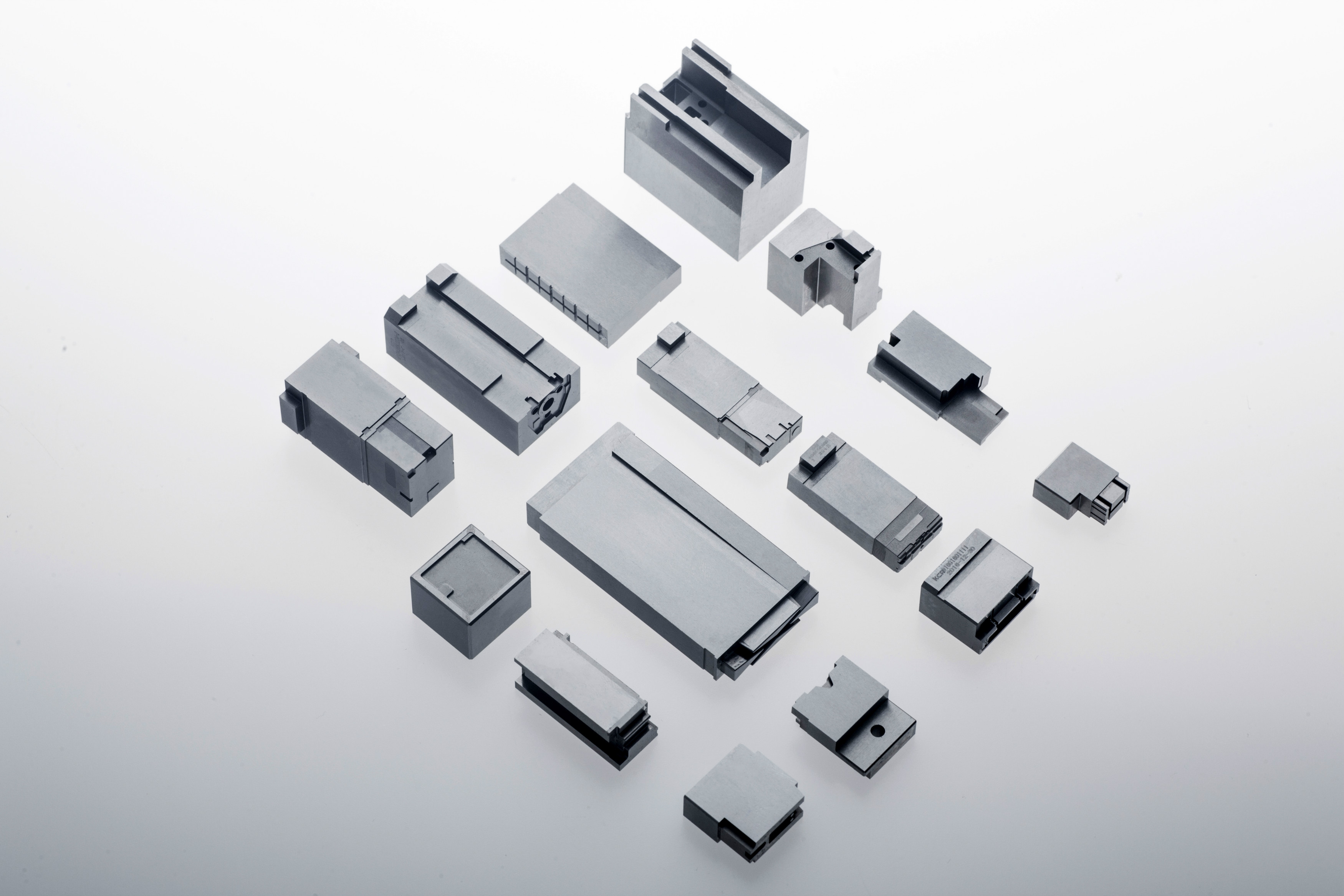 Custom processing of mold parts