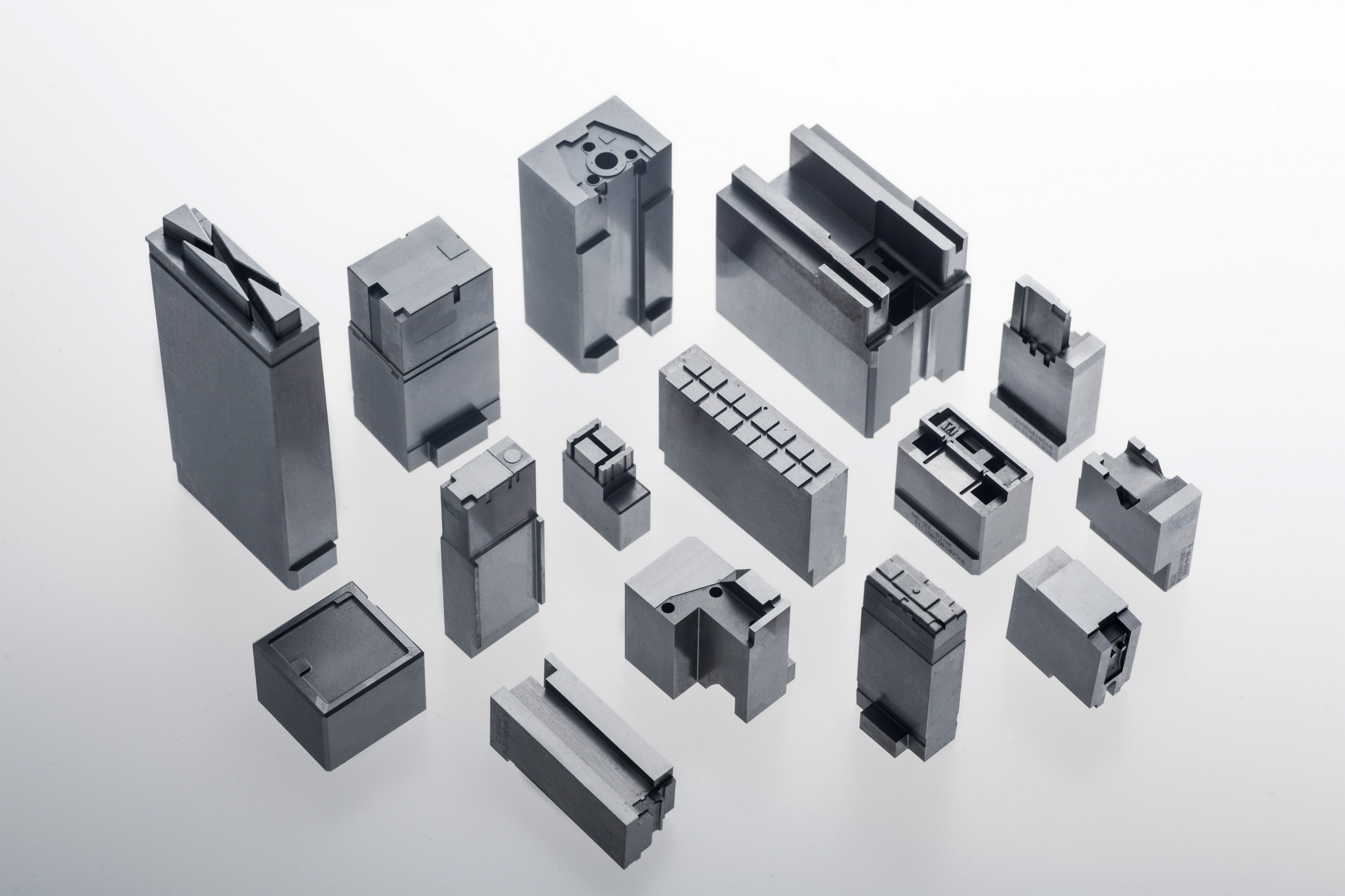 Features of high-precision mold parts