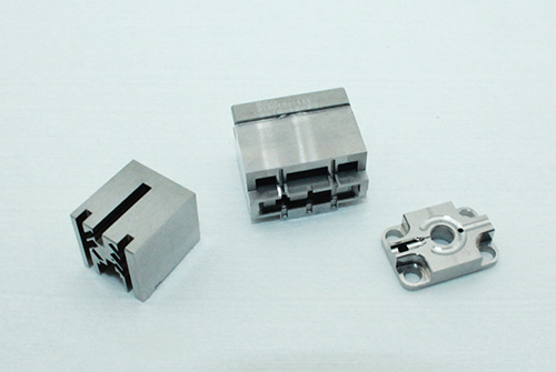 高品質精密金型部品