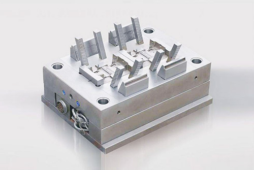 精密プラスチック金型