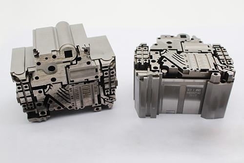 精密プラスチック金型